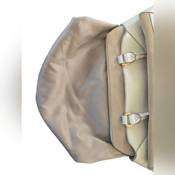 Elegant Cream and Tan Shoulder Bag - Picture 9 of 11